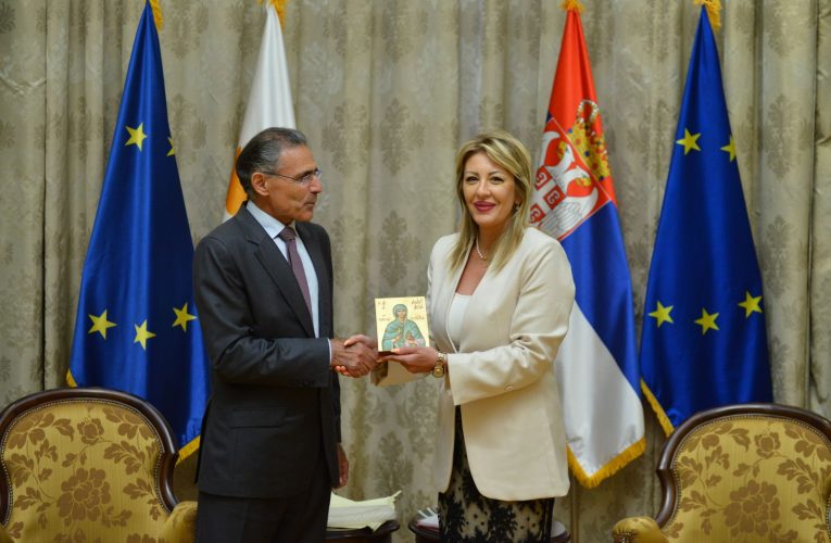 J. Jokcimović 和 Theophylactou：塞浦路斯对塞尔维亚欧洲道路的支持